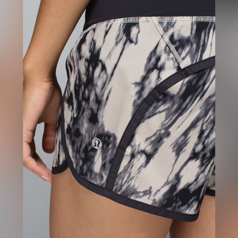 Lululemon 4-Way Stretch Run Times Shorts Granite Black Mojave Tan Marble